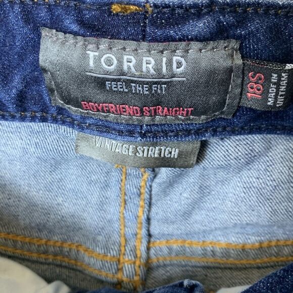 Torrid Boyfriend Straight Blue Darker Wash Mid-Rise Vintage Stretch Jeans Sz 18S - Picture 6 of 14